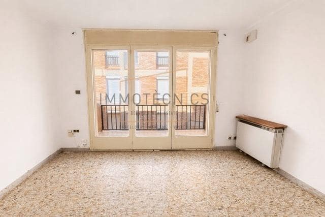 3 bedroom Flat for sale in Moià with garage - € 148,000 (Ref: 9679962)