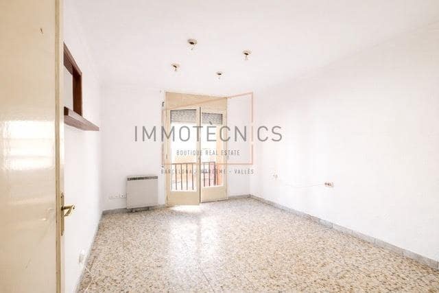 3 bedroom Flat for sale in Moià with garage - € 148,000 (Ref: 9679962)