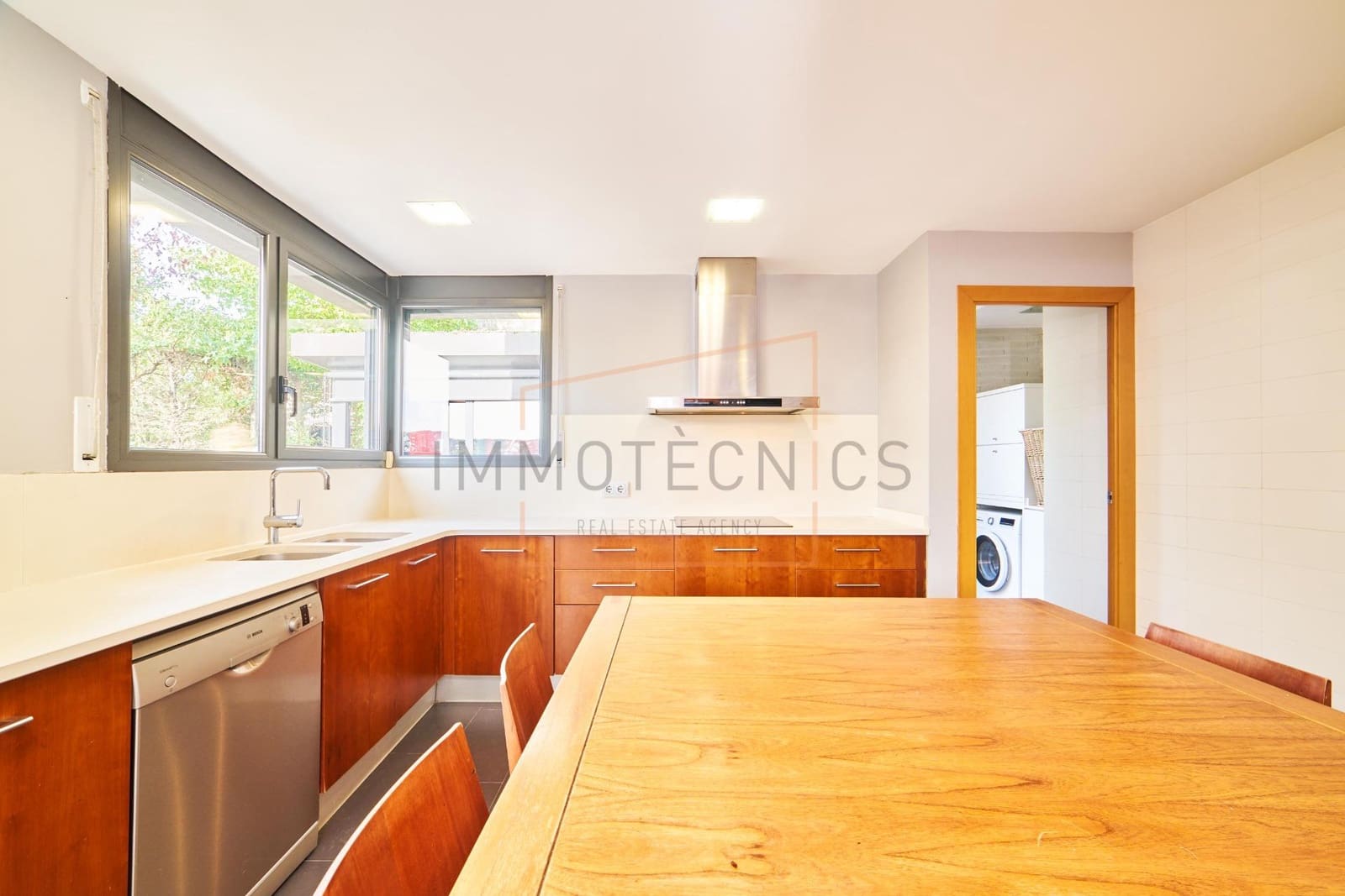 4 soverom Villa til leie i Canovelles med svømmebasseng garasje - € 2 660 (Ref: 9695475)