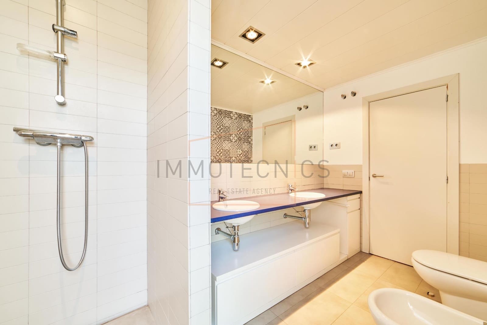 4 soverom Villa til leie i Canovelles med svømmebasseng garasje - € 2 660 (Ref: 9695475)