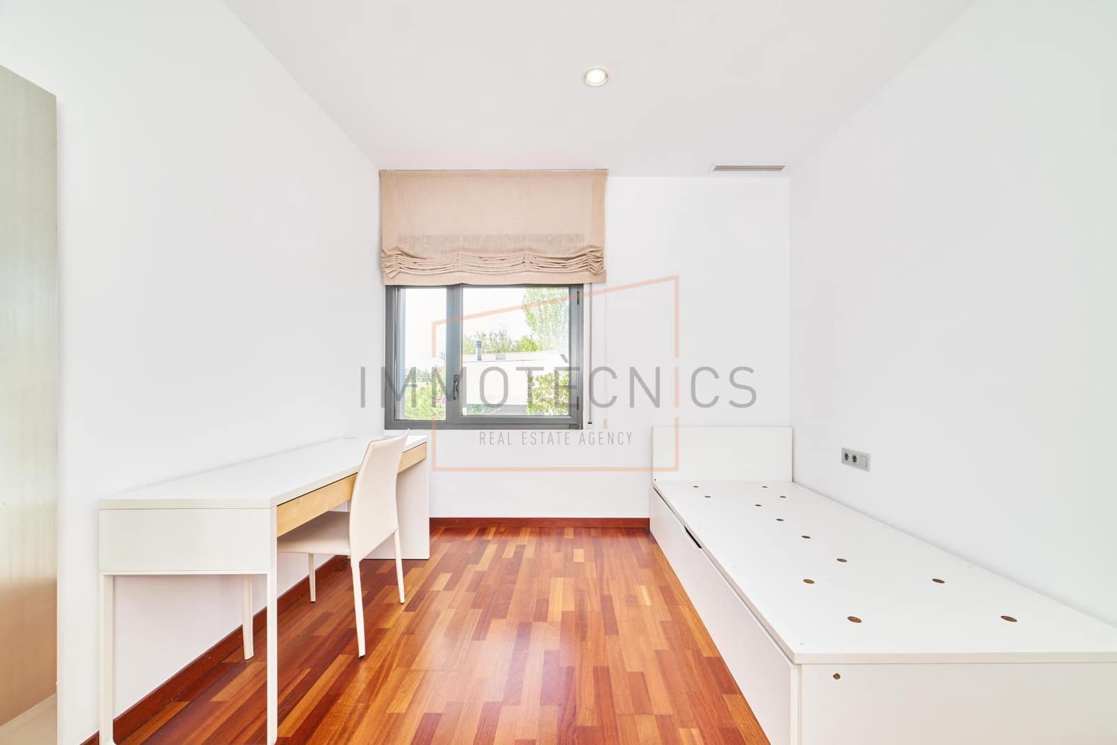 4 soverom Villa til leie i Canovelles med svømmebasseng garasje - € 2 660 (Ref: 9695475)