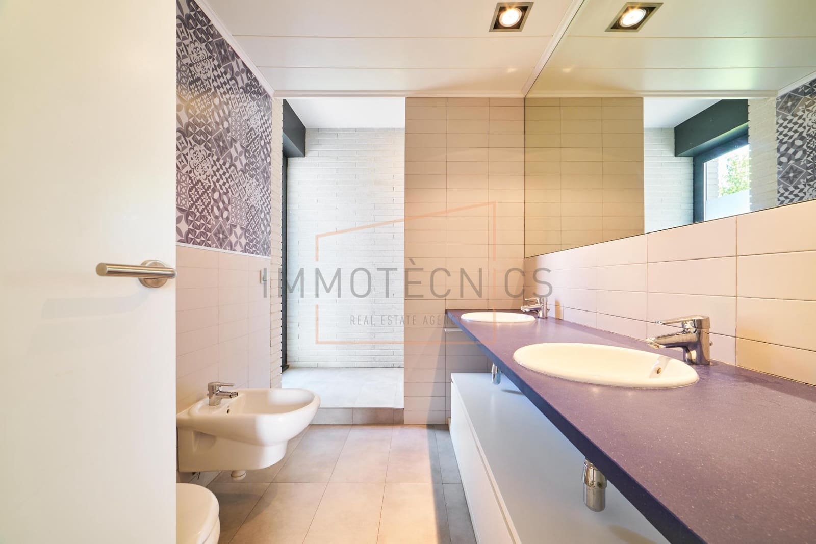 4 soverom Villa til leie i Canovelles med svømmebasseng garasje - € 2 660 (Ref: 9695475)