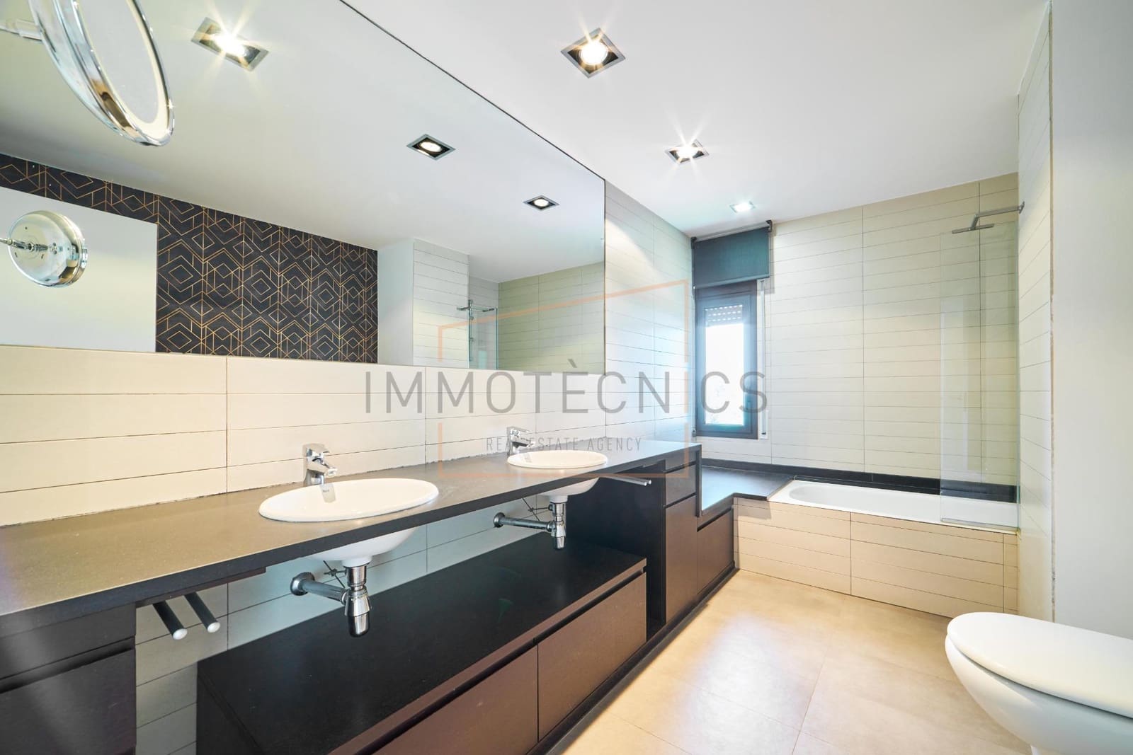 4 soverom Villa til leie i Canovelles med svømmebasseng garasje - € 2 660 (Ref: 9695475)