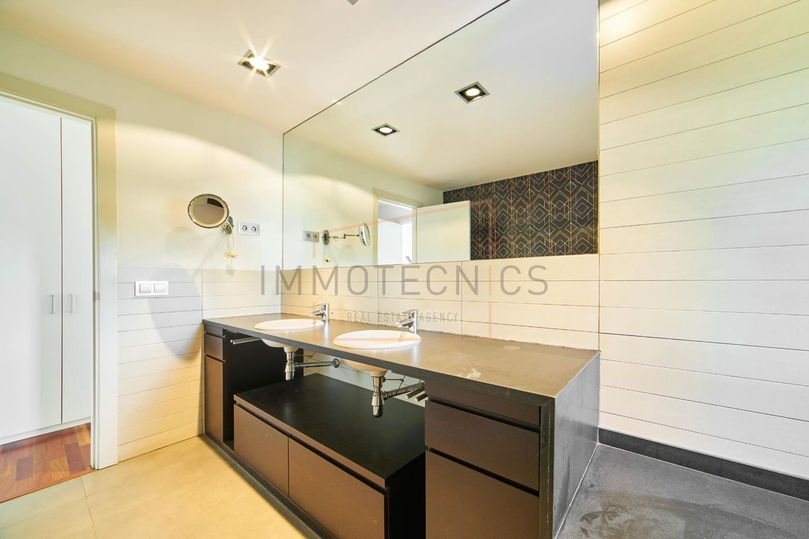 4 soverom Villa til leie i Canovelles med svømmebasseng garasje - € 2 660 (Ref: 9695475)