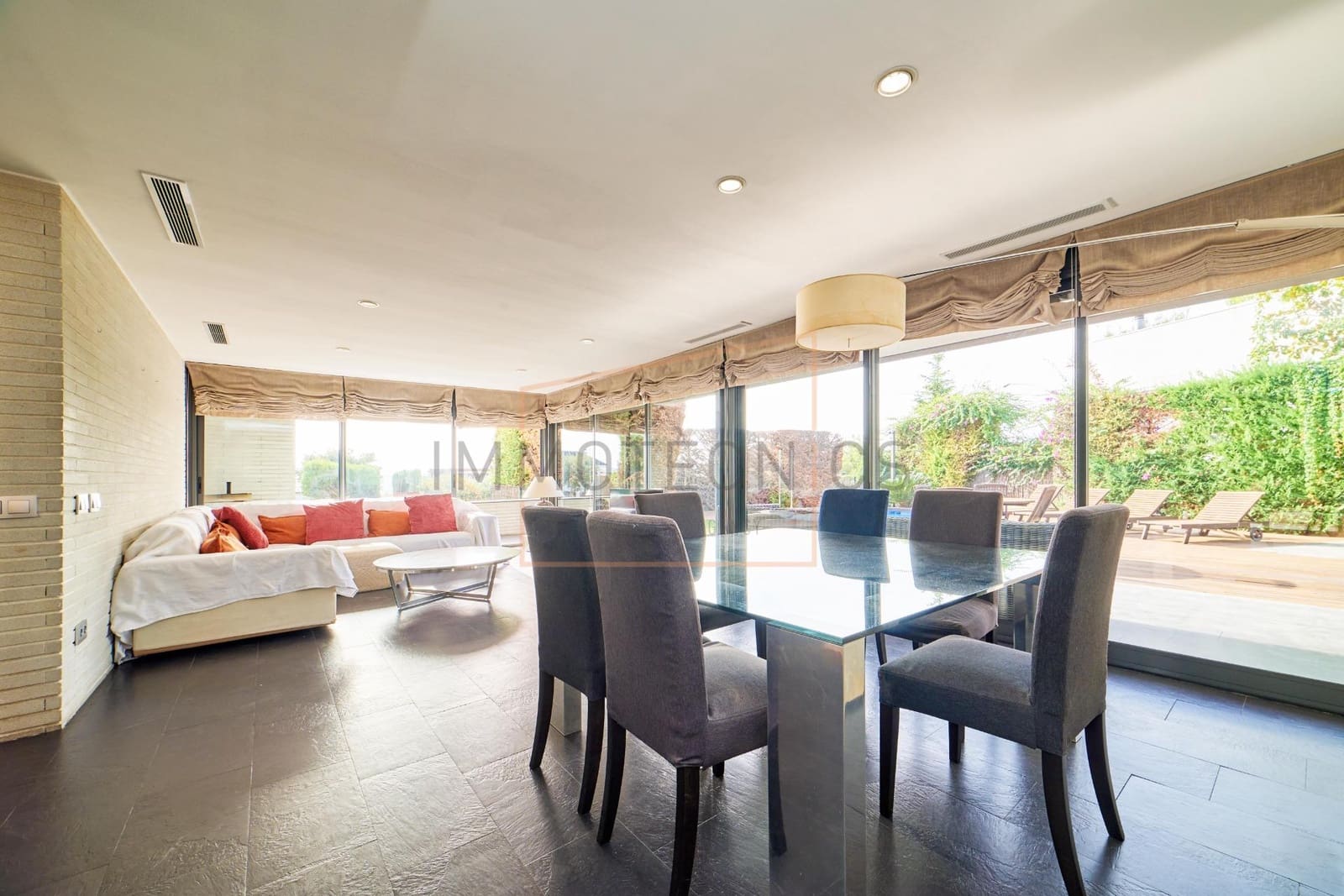 4 soverom Villa til leie i Canovelles med svømmebasseng garasje - € 2 660 (Ref: 9695475)