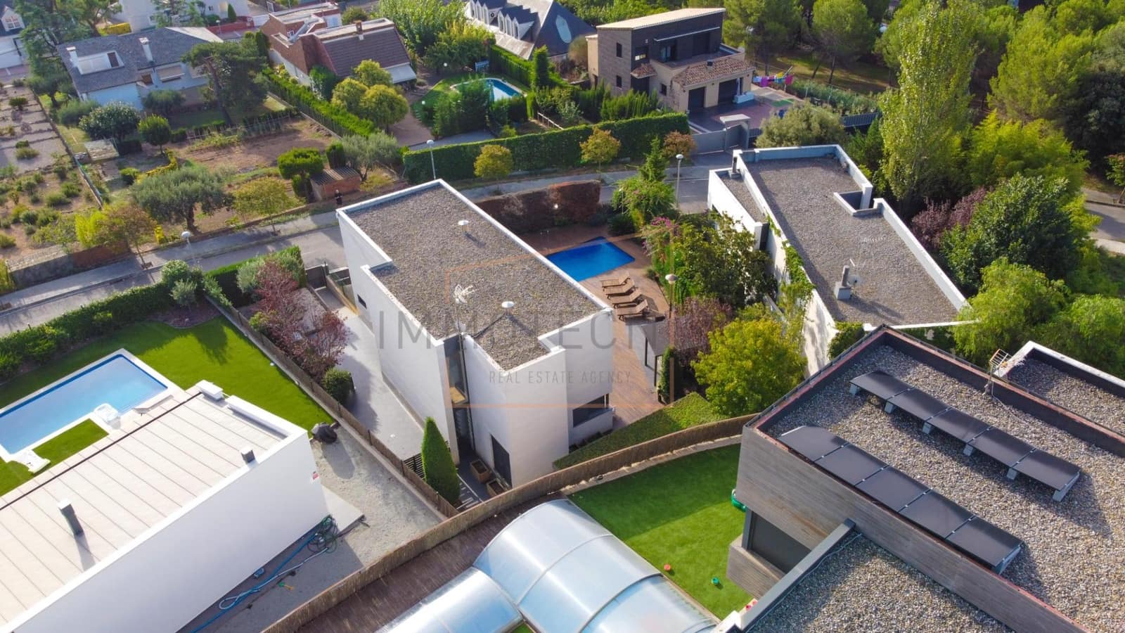 4 soverom Villa til leie i Canovelles med svømmebasseng garasje - € 2 660 (Ref: 9695475)