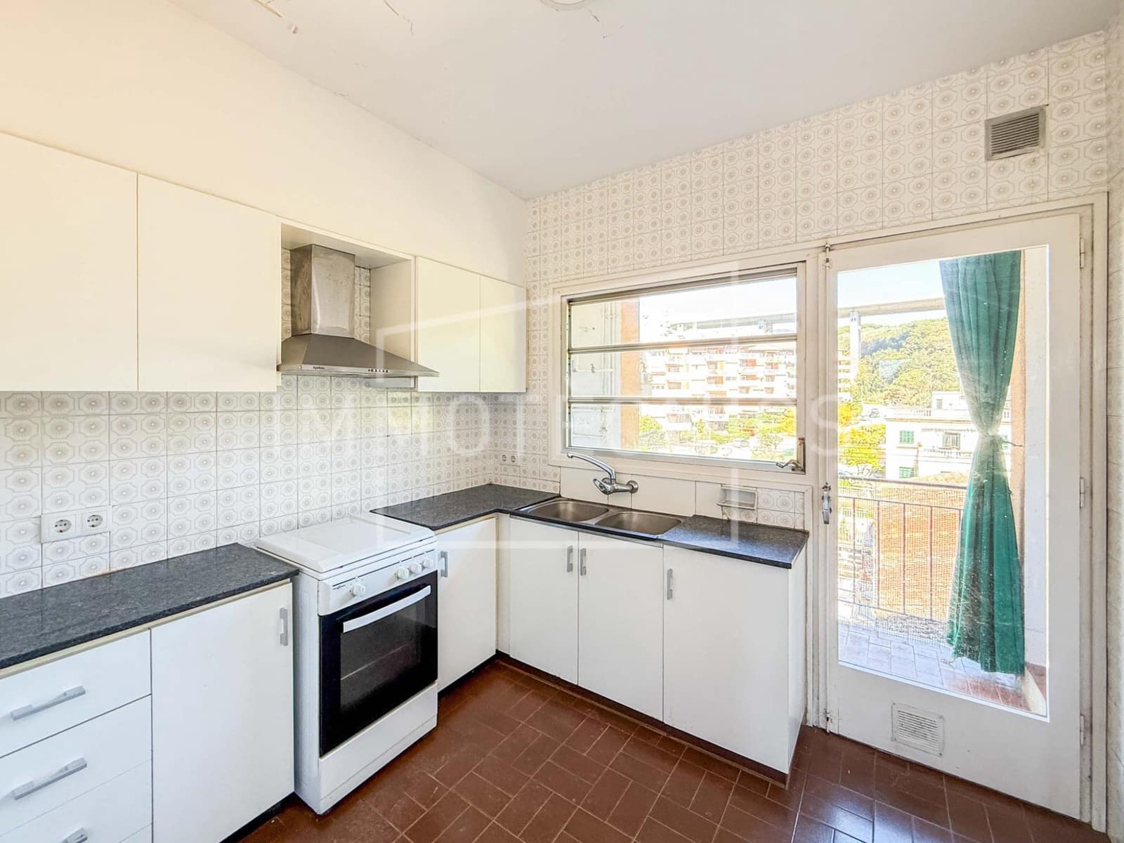 4 bedroom Flat for sale in Caldes d'Estrac with pool - € 320,000 (Ref: 9759120)