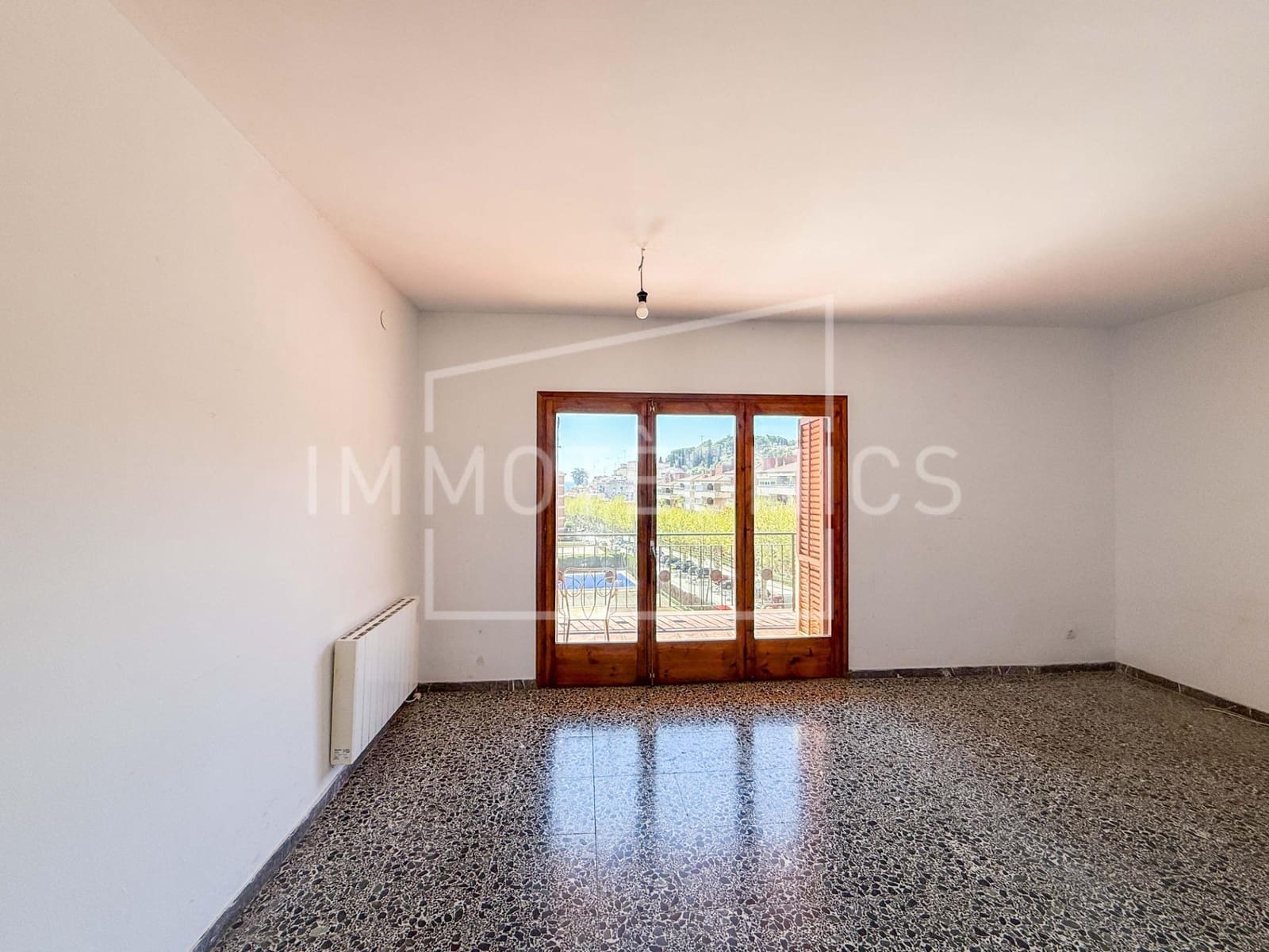 4 bedroom Flat for sale in Caldes d'Estrac with pool - € 320,000 (Ref: 9759120)