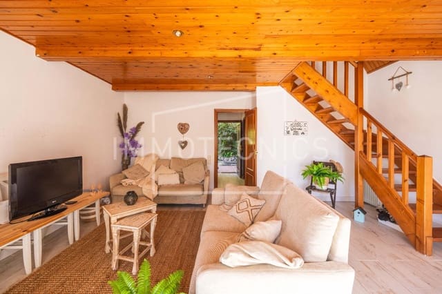 3 makuuhuone Huvila myytävänä paikassa Sant Cebrià de Vallalta mukana 
autotalli - 325 000 € (Ref: 9780712)