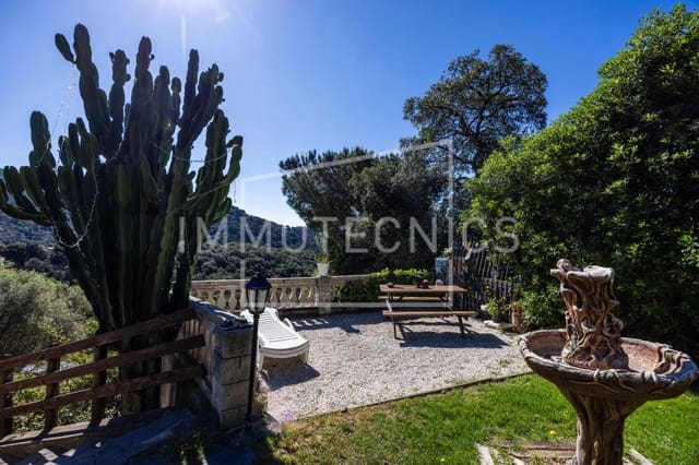 3 makuuhuone Huvila myytävänä paikassa Sant Cebrià de Vallalta mukana 
autotalli - 325 000 € (Ref: 9780712)