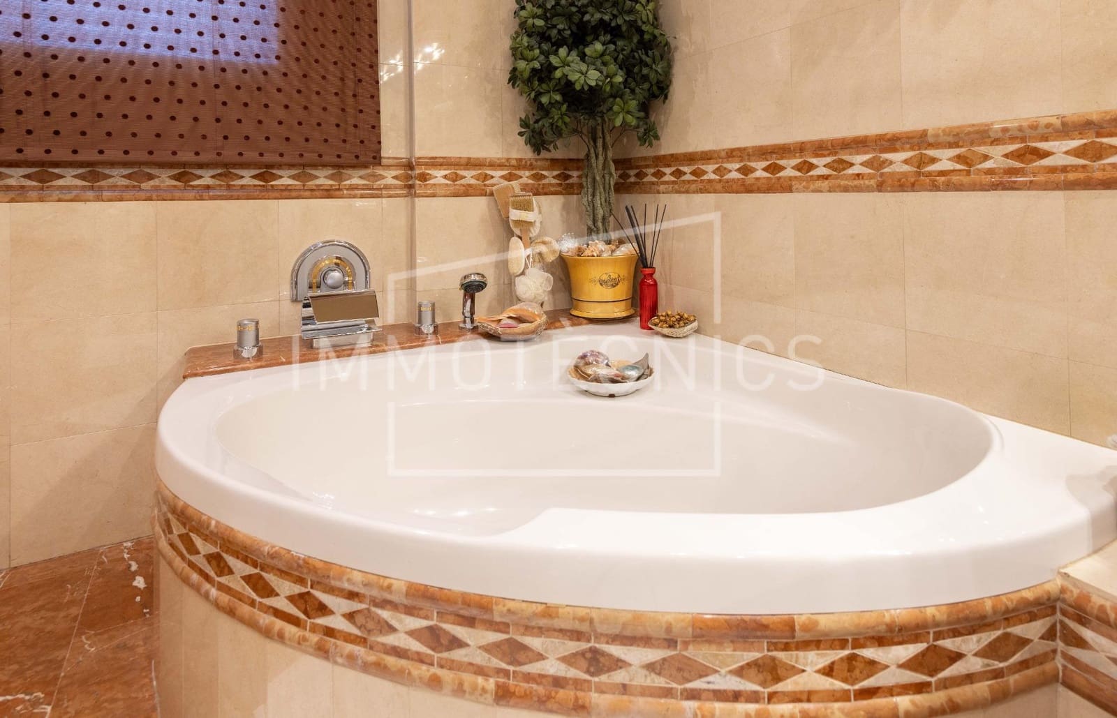 5 chambre Villa/Maison à vendre à Llica de Vall avec garage - 950 000 € (Ref: 9780713)