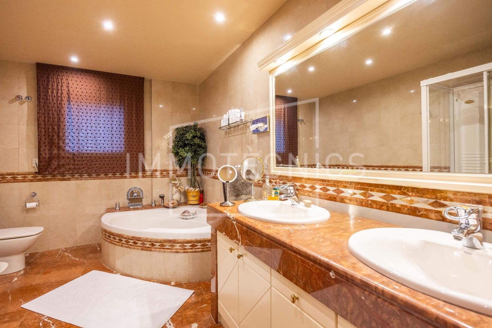 5 chambre Villa/Maison à vendre à Llica de Vall avec garage - 950 000 € (Ref: 9780713)