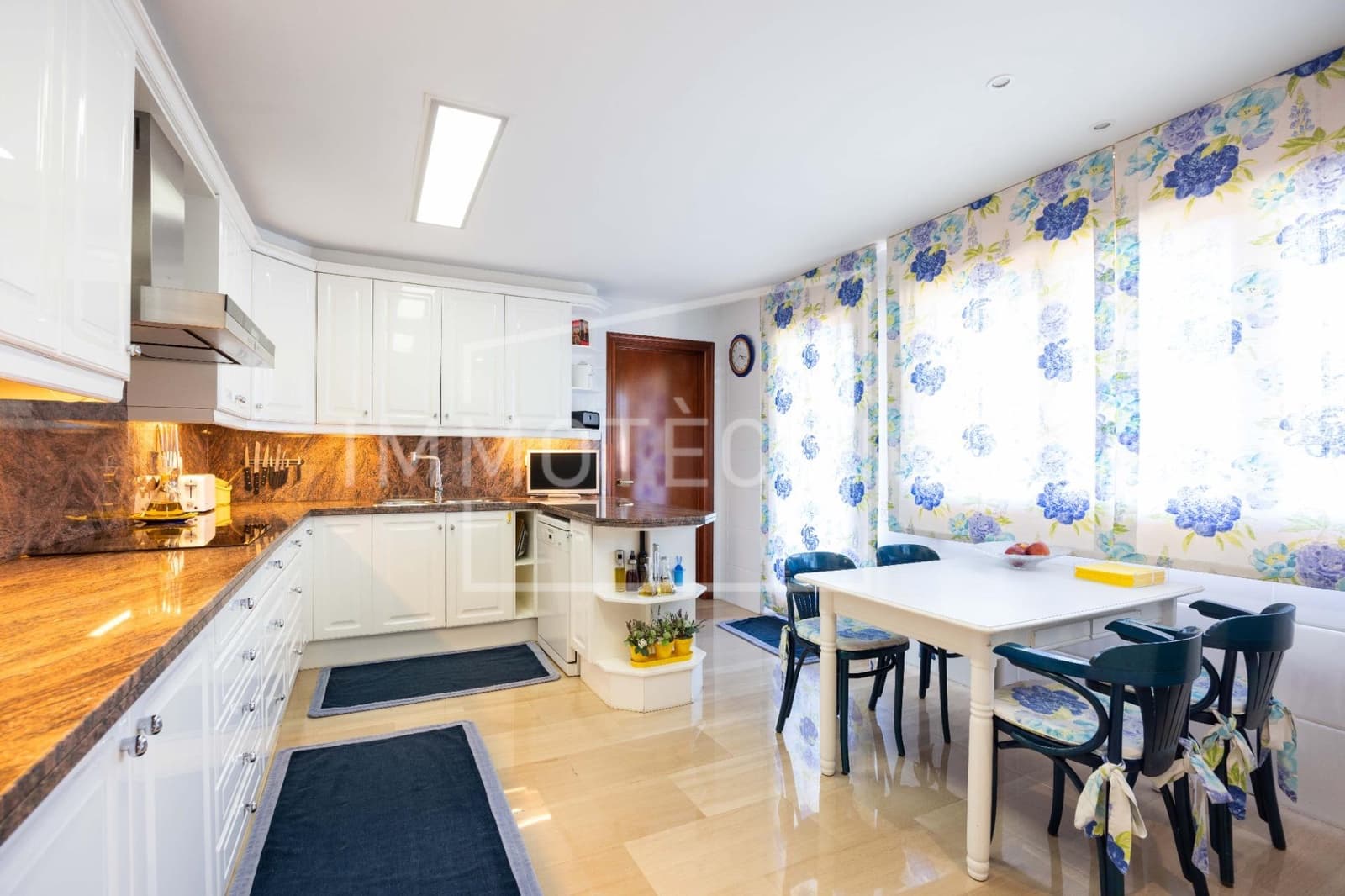 5 chambre Villa/Maison à vendre à Llica de Vall avec garage - 950 000 € (Ref: 9780713)