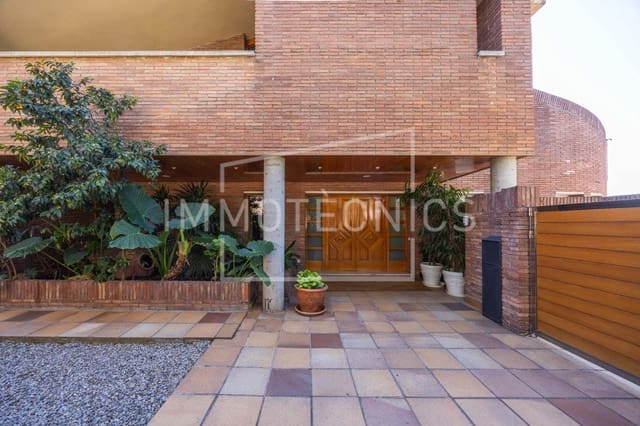 5 chambre Villa/Maison à vendre à Lliçà de Vall avec garage - 950 000 € (Ref: 9780713)