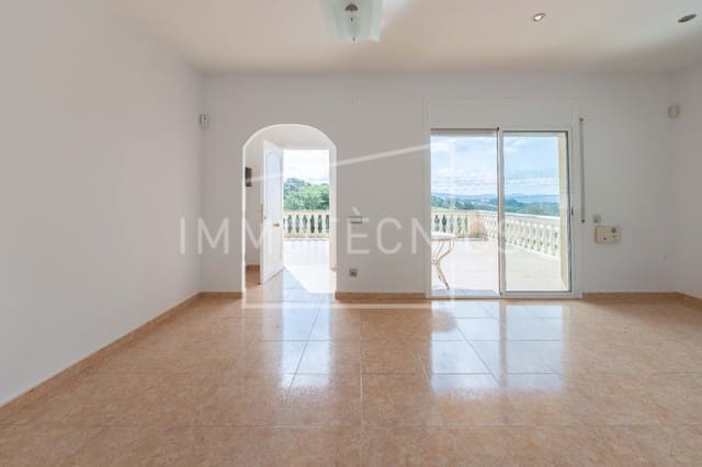 4 soveværelse Villa til salg i Cànoves i Samalús med garage - € 400.000 (Ref: 9799409)