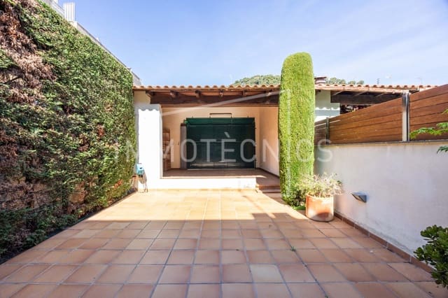 4 bedroom Townhouse for sale in La Garriga with garage - € 538,000 (Ref: 9808119)