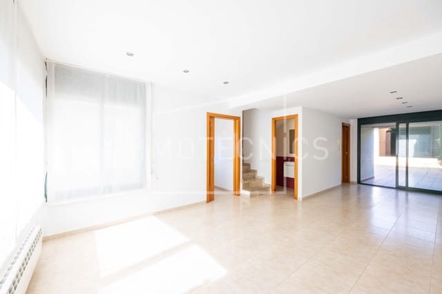 4 soveværelse Byhus til salg i La Garriga med garage - € 515.000 (Ref: 9808119)