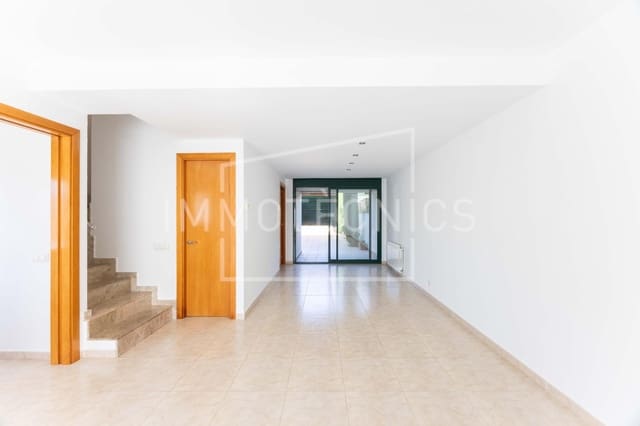 4 soveværelse Byhus til salg i La Garriga med garage - € 515.000 (Ref: 9808119)