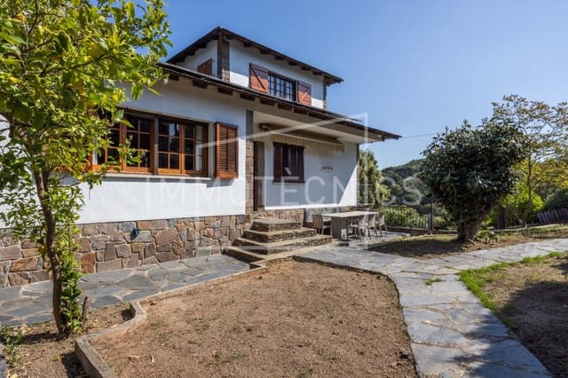 5 chambre Villa/Maison à vendre à Llinars del Vallès avec garage - 420 000 € (Ref: 9808120)