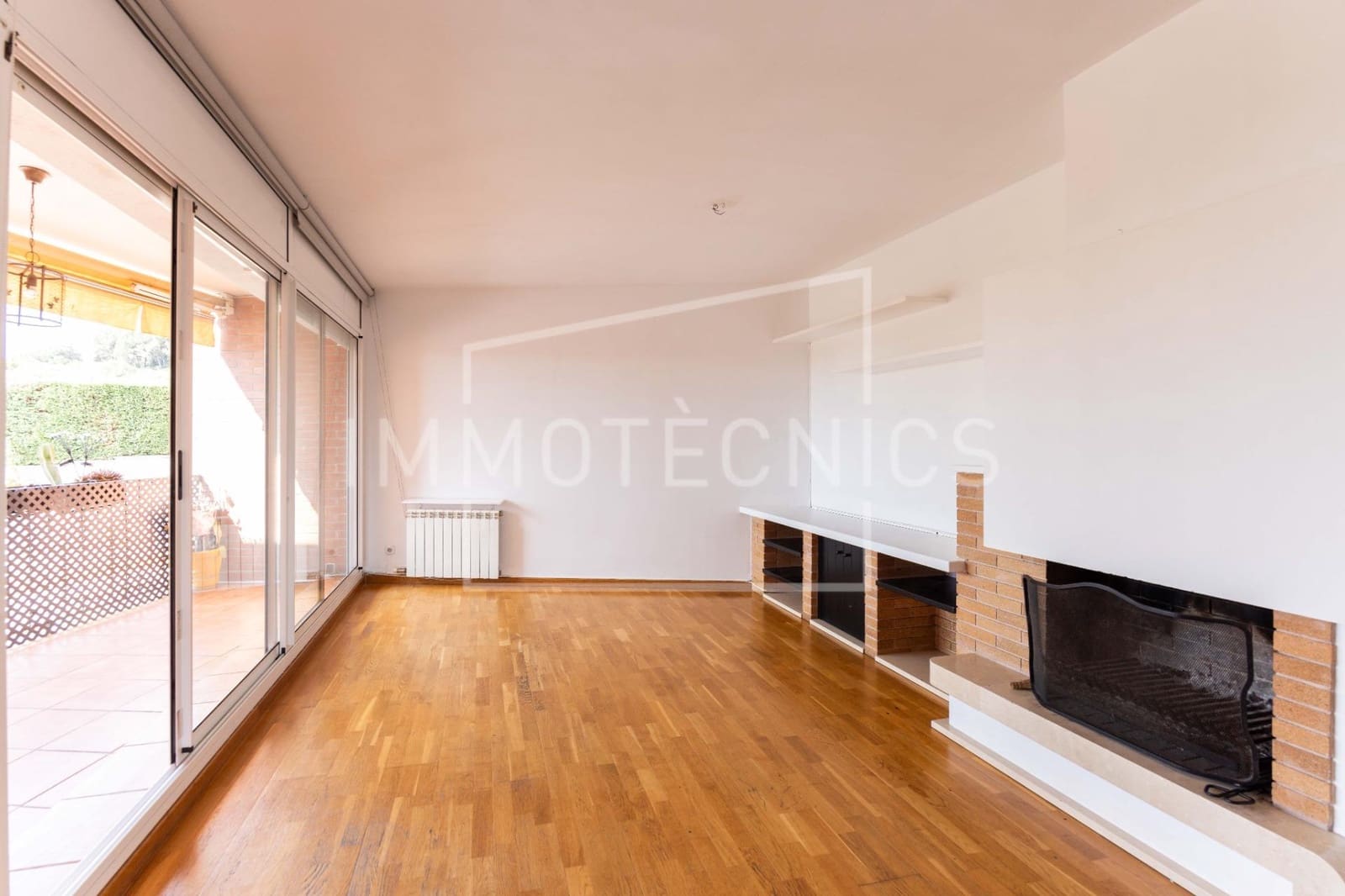 4 chambre Villa/Maison Mitoyenne à vendre à Caldes d'Estrac avec garage - 420 000 € (Ref: 9823043)