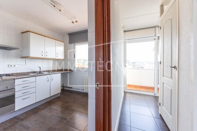 4 chambre Villa/Maison Mitoyenne à vendre à Caldes d'Estrac avec garage - 420 000 € (Ref: 9823043)