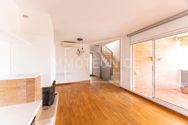 4 sypialnia Dom szeregowy na sprzedaż w Caldes d'Estrac z garażem - 420 000 € (Ref: 9823043)