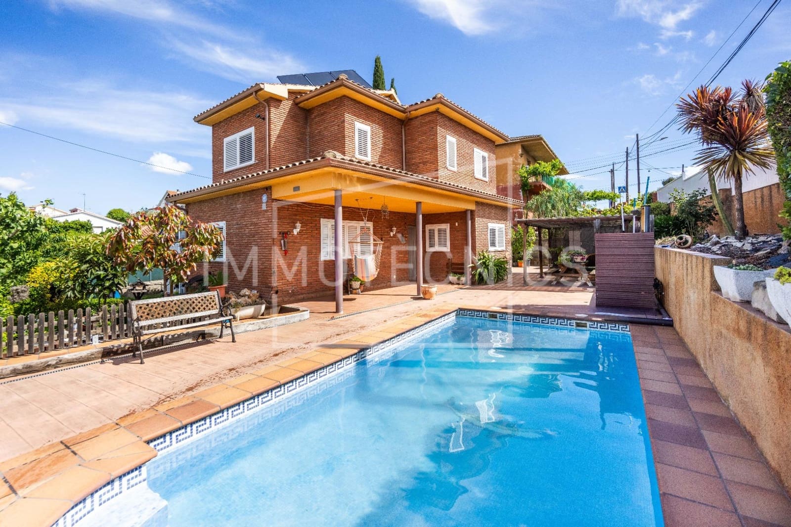 4 slaapkamer Villa te koop in Llica d'Amunt met zwembad garage - € 450.000 (Ref: 9829342)