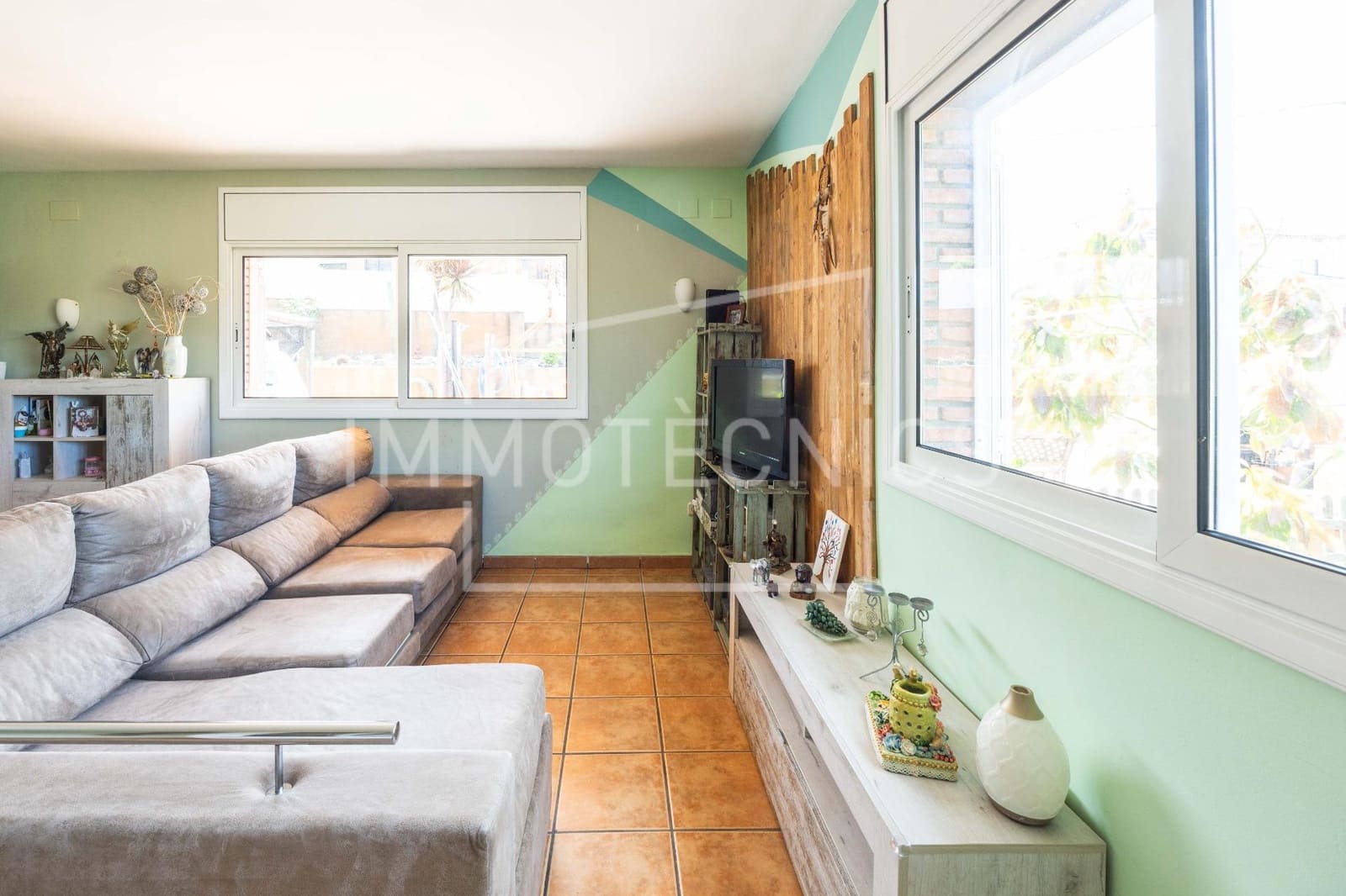 4 slaapkamer Villa te koop in Llica d'Amunt met zwembad garage - € 450.000 (Ref: 9829342)
