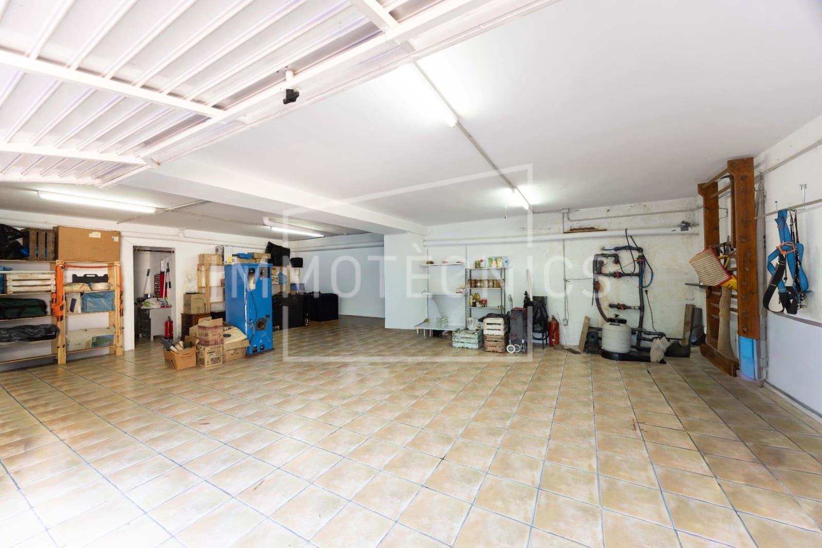 4 slaapkamer Villa te koop in Llica d'Amunt met zwembad garage - € 450.000 (Ref: 9829342)