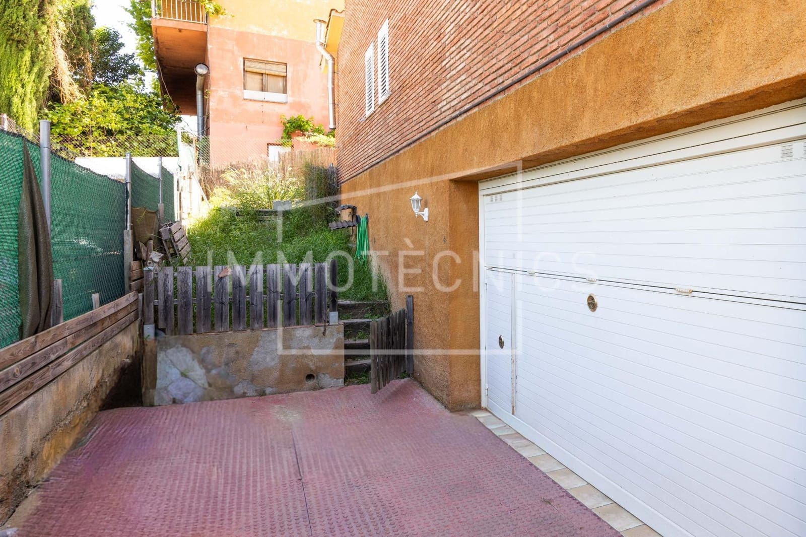 4 slaapkamer Villa te koop in Llica d'Amunt met zwembad garage - € 450.000 (Ref: 9829342)