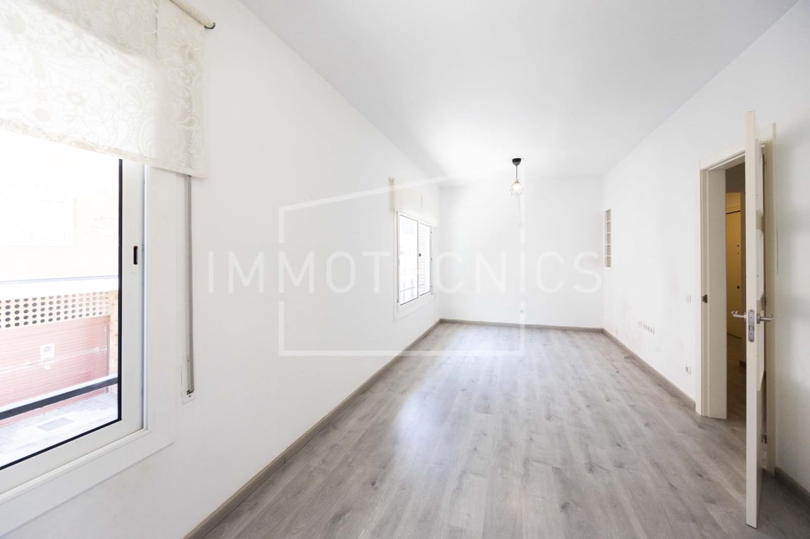 Piso de 3 habitaciones en Barcelona ciudad en venta - 398.000 € (Ref: 9851895)