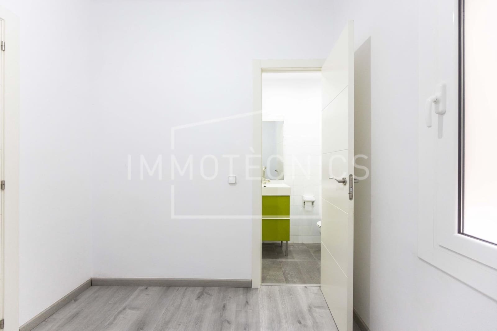 Piso de 3 habitaciones en Barcelona ciudad en venta - 398.000 € (Ref: 9851895)