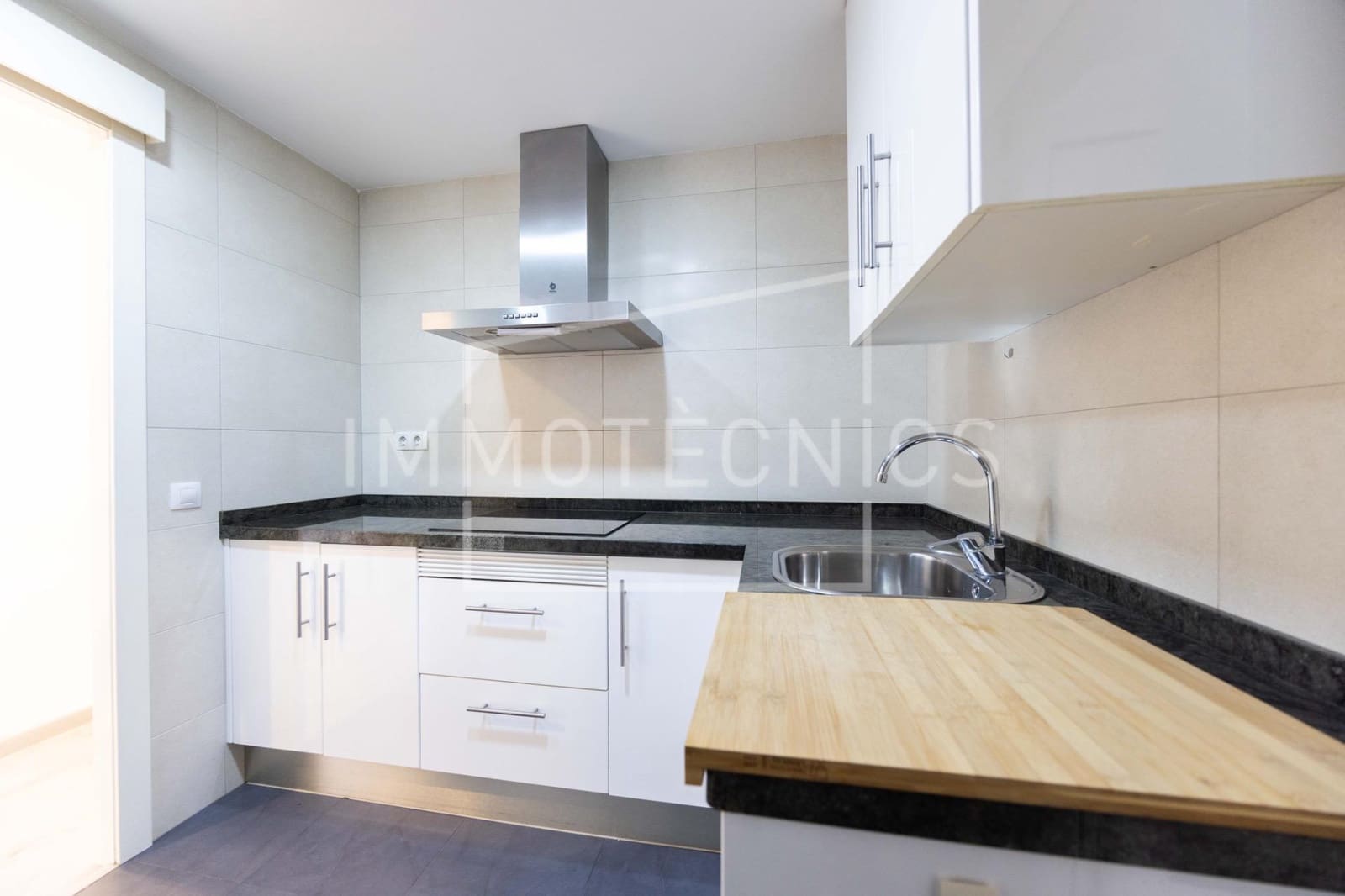 Piso de 3 habitaciones en Barcelona ciudad en venta - 398.000 € (Ref: 9851895)