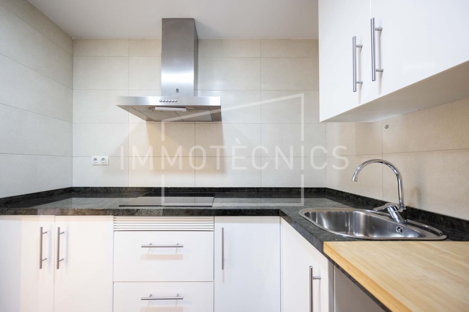 Piso de 3 habitaciones en Barcelona ciudad en venta - 398.000 € (Ref: 9851895)