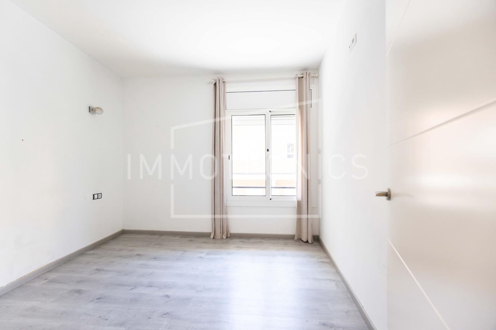 Piso de 3 habitaciones en Barcelona ciudad en venta - 398.000 € (Ref: 9851895)