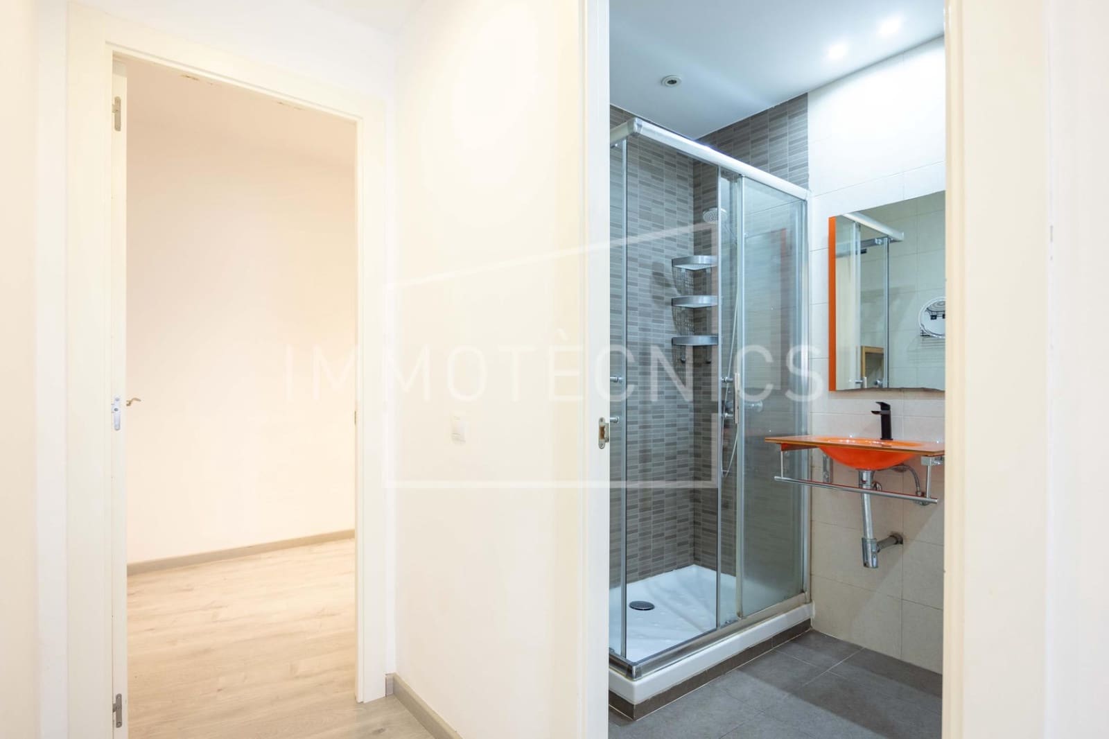 Piso de 3 habitaciones en Barcelona ciudad en venta - 398.000 € (Ref: 9851895)