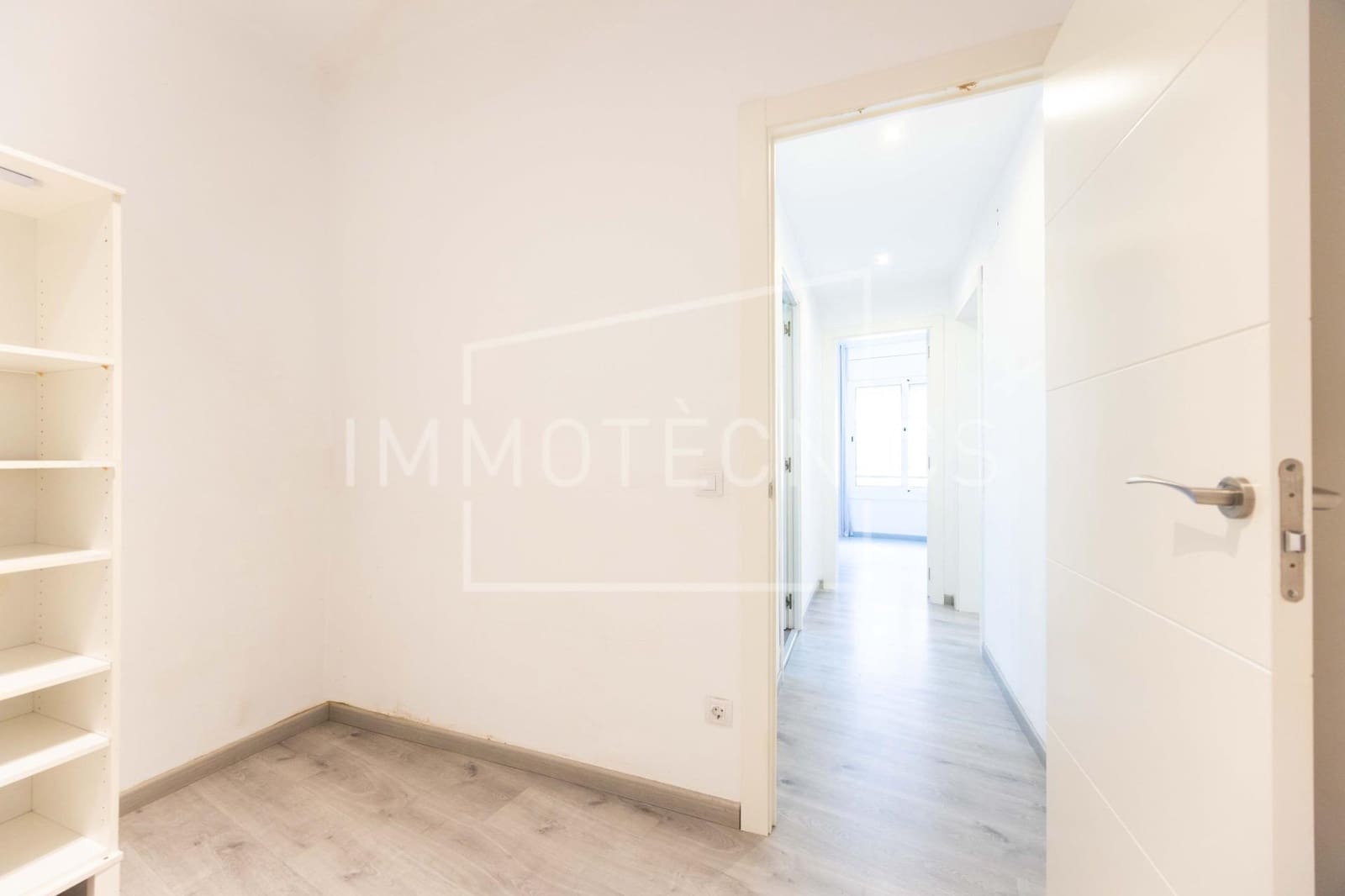 3 bedroom Flat for sale in Barcelona city - € 398,000 (Ref: 9851895)
