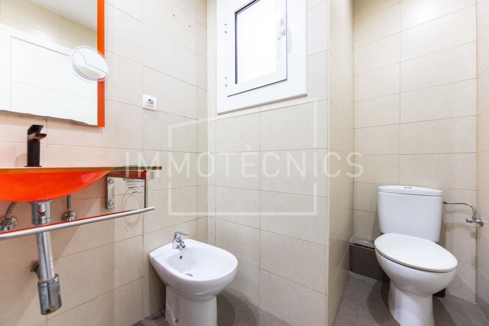 3 bedroom Flat for sale in Barcelona city - € 398,000 (Ref: 9851895)