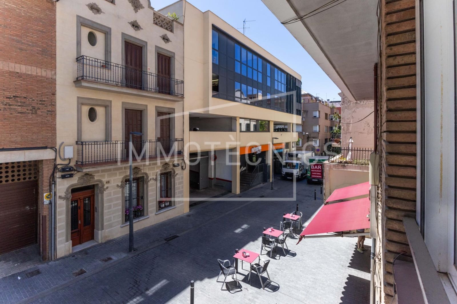 3 bedroom Flat for sale in Barcelona city - € 398,000 (Ref: 9851895)