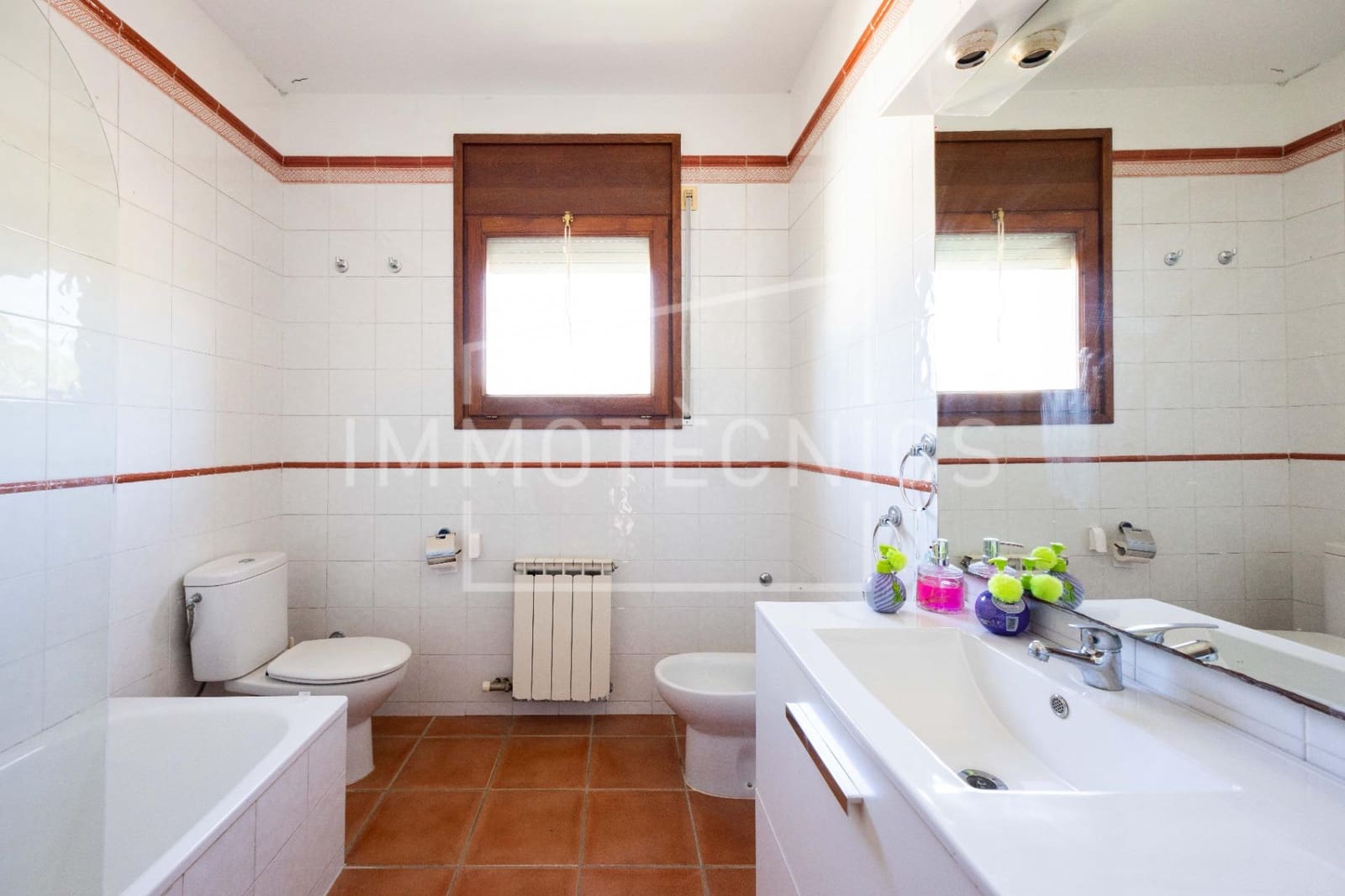 6 bedroom Villa for sale in Dosrius with garage - € 495,000 (Ref: 9865344)