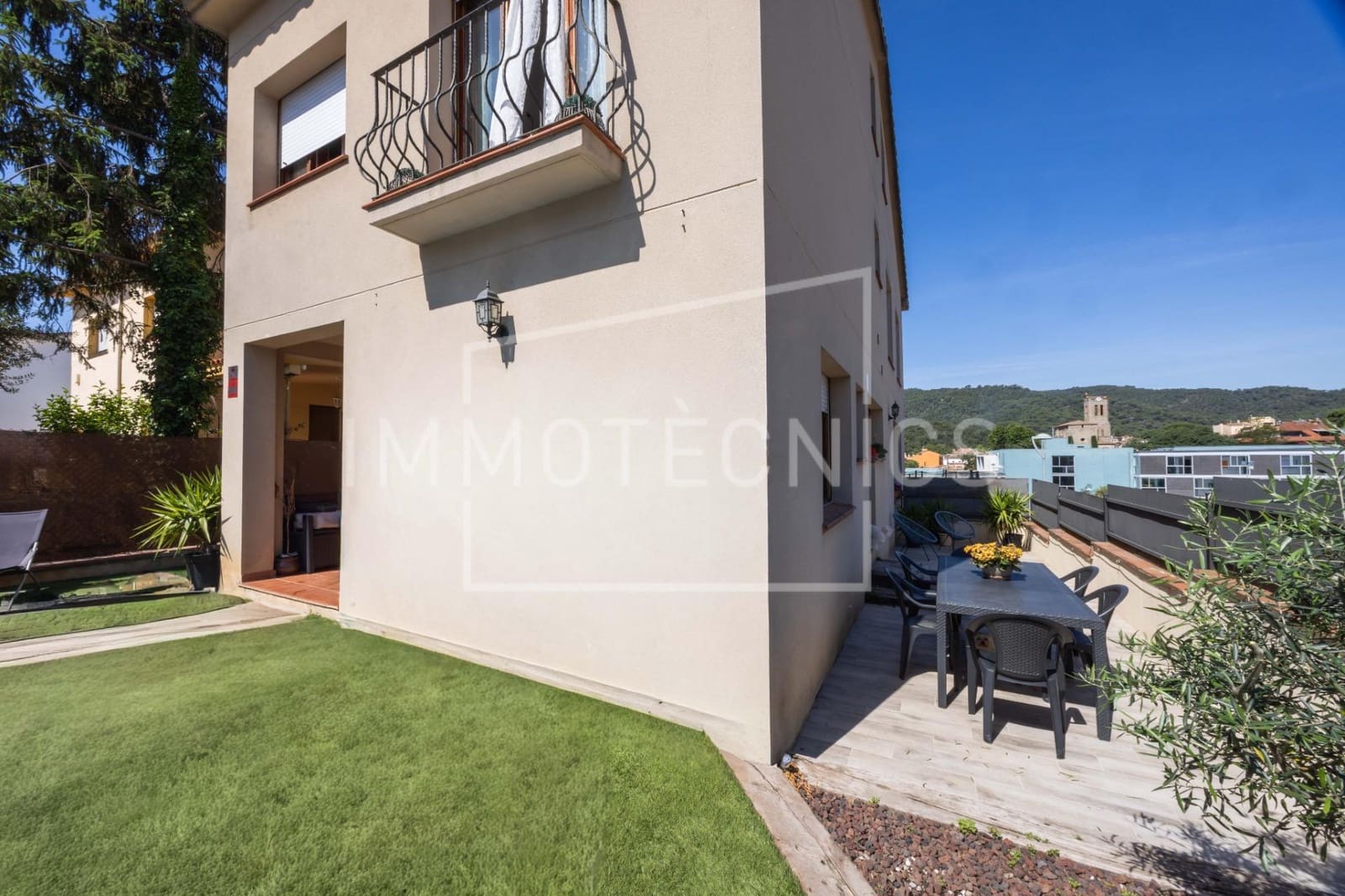 6 bedroom Villa for sale in Dosrius with garage - € 495,000 (Ref: 9865344)