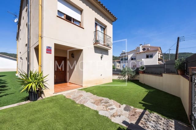 6 sovrum Villa till salu i Dosrius med garage - 495 000 € (Ref: 9865344)