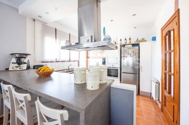 6 sovrum Villa till salu i Dosrius med garage - 495 000 € (Ref: 9865344)