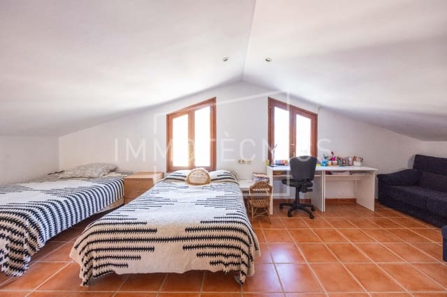 6 sovrum Villa till salu i Dosrius med garage - 495 000 € (Ref: 9865344)