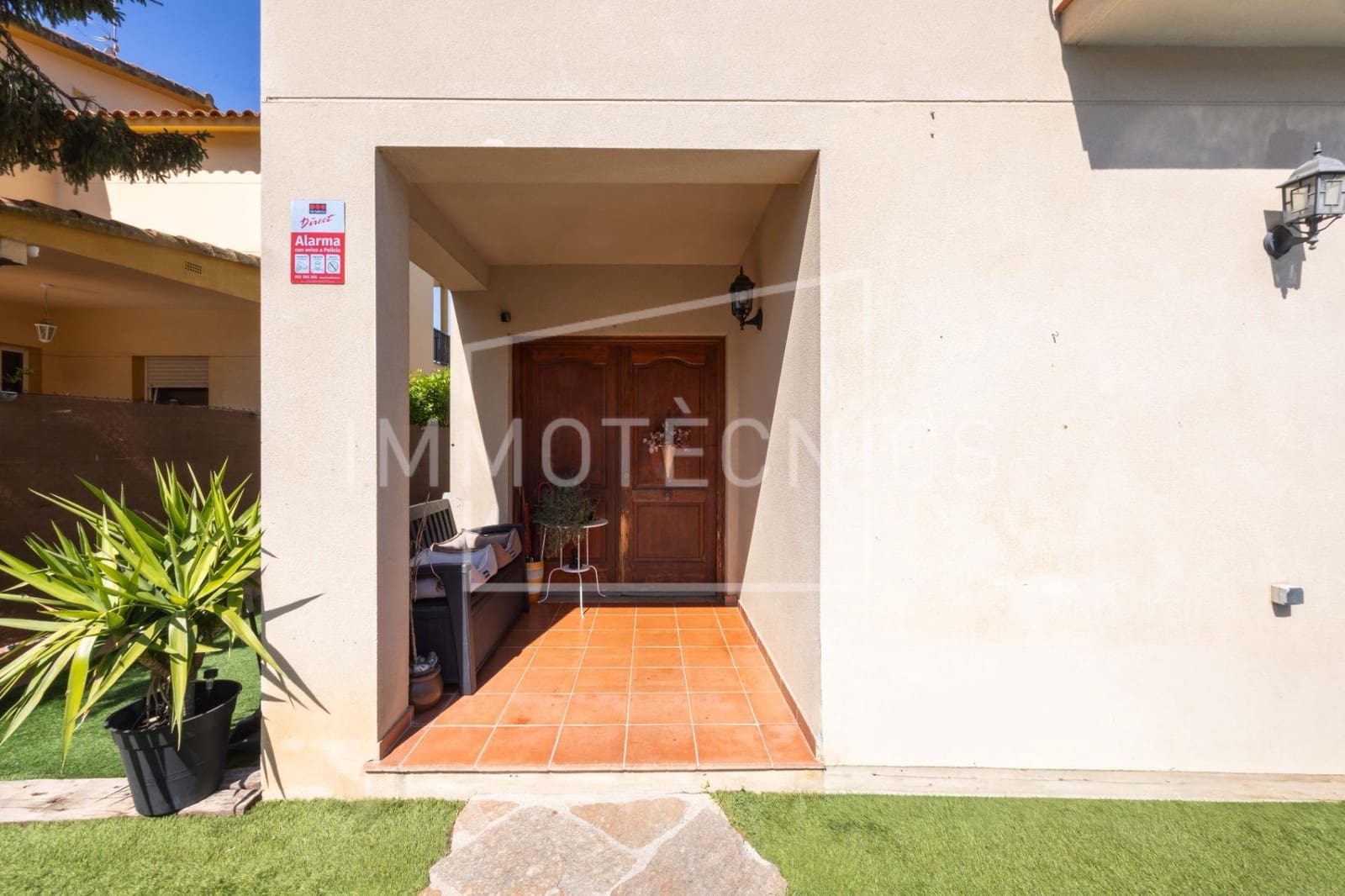 6 bedroom Villa for sale in Dosrius with garage - € 495,000 (Ref: 9865344)