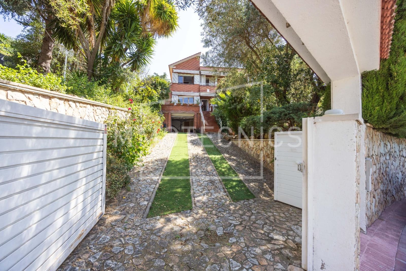 5 bedroom Villa for sale in Arenys de Munt with pool garage - € 700,000 (Ref: 9873667)