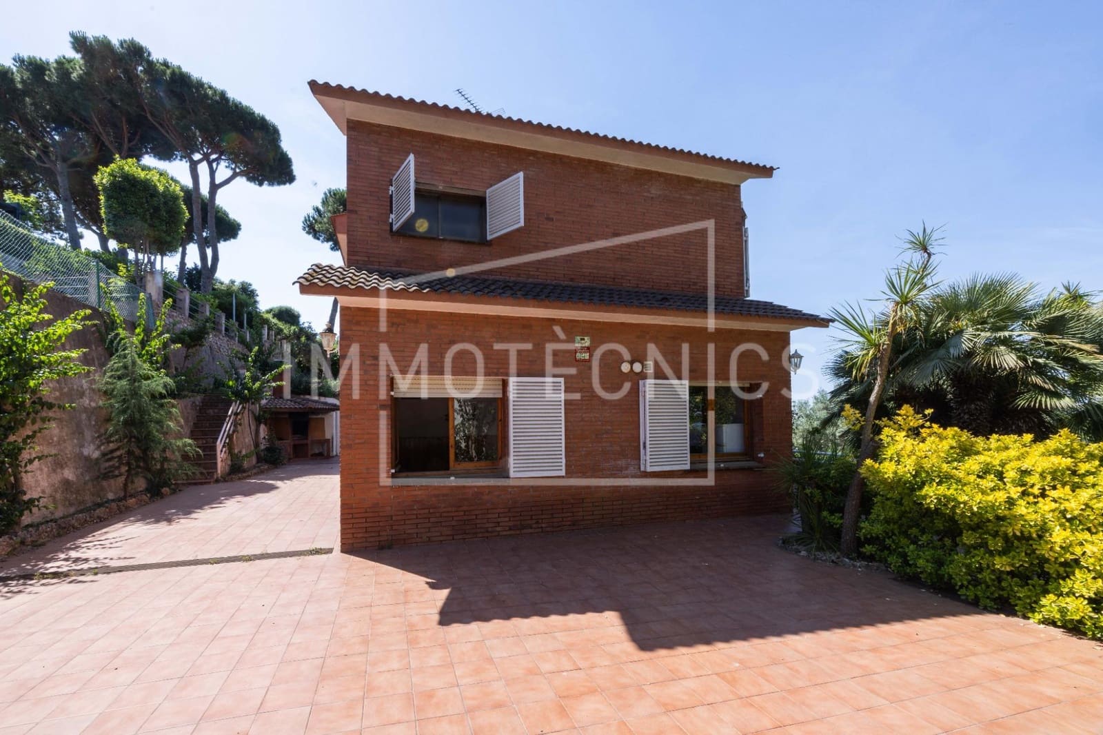 5 bedroom Villa for sale in Arenys de Munt with pool garage - € 700,000 (Ref: 9873667)
