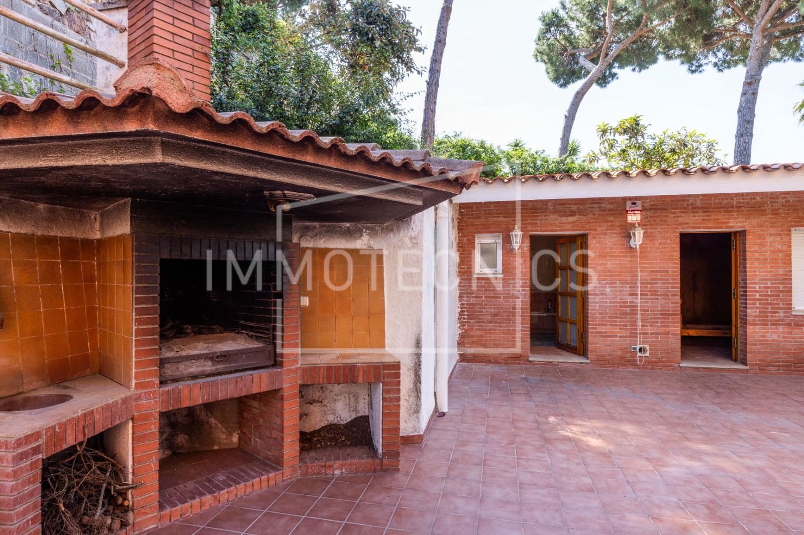 5 bedroom Villa for sale in Arenys de Munt with pool garage - € 700,000 (Ref: 9873667)