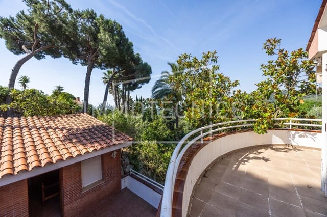 Chalet de 5 habitaciones en Arenys de Munt en venta con piscina garaje - 700.000 € (Ref: 9873667)