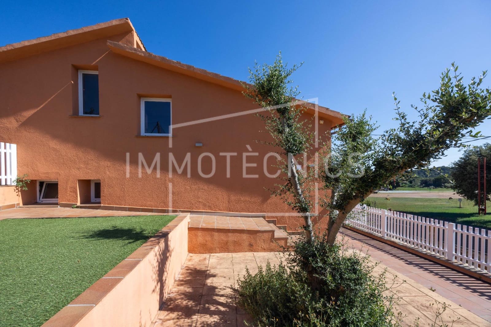 5 soverom Villa til salgs i Canoves i Samalus med garasje - € 395 000 (Ref: 9879203)